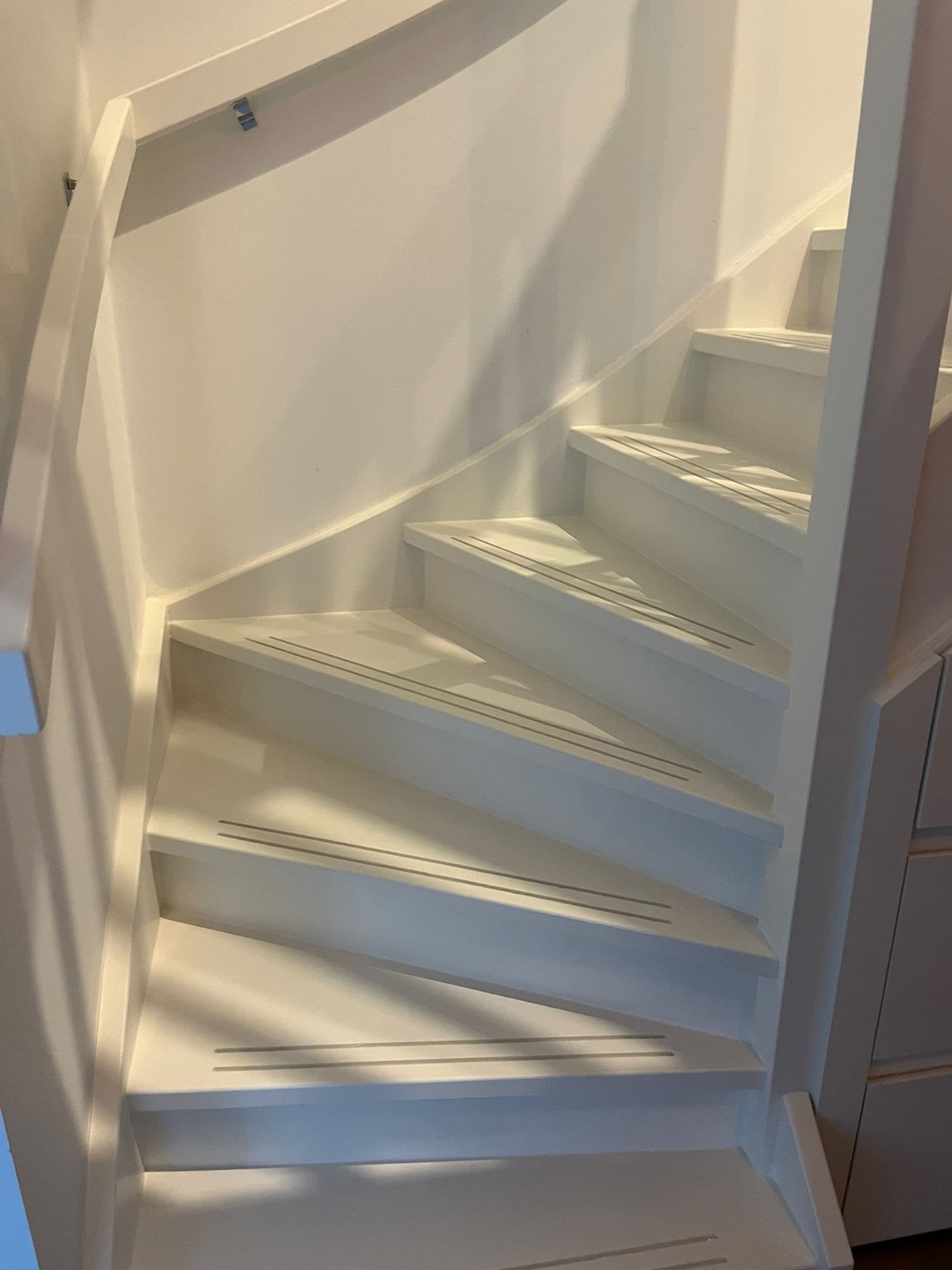 Detail (na) — Netjes afgewerkt met duurzame verfsystemen. N. Boersma Schilderwerken, Drachten.