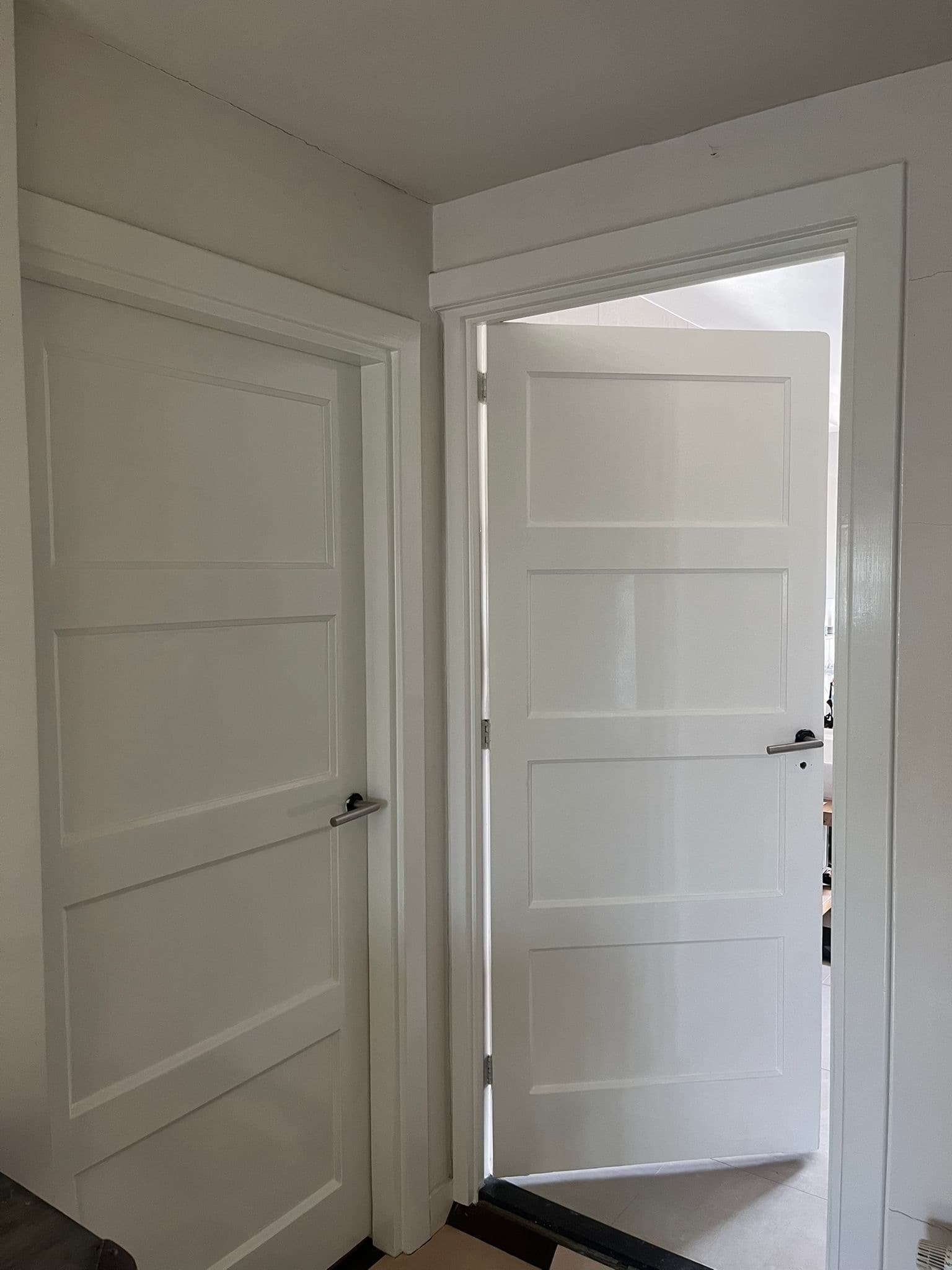 Woning (voor) — Gevel en kozijnen voor het onderhoud. N. Boersma Schilderwerken, Drachten.